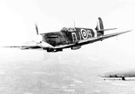 Asisbiz Spitfire MkVb RAF 92Sqn QJS Alan Wright R6923 Biggin Hill May 1941 05