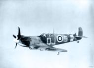Asisbiz Spitfire Vb RAF 92Sqn QJS R6923 Alan Wright based at Biggin Hill Kent in flight IWM CH2930