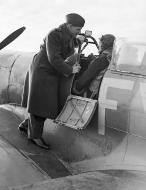 Asisbiz Aircrew RAF Biggin Hill Wing Commander AG Malan with SqnLdr Hugo Armstrong 2nd Jan 1943 01