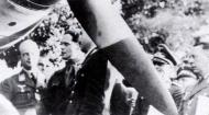 Asisbiz Aircrew RAF Douglas Bader with Adolf Galland Aug 9 1941 02