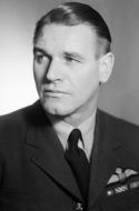 Asisbiz Aircrew RAF Group Captain A G Malan CO RAF 20 Wing IWM CH2661