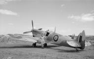 Asisbiz Spitfire LFVIII WFD JF814 Air Vice Marshal William Forster Dickson personal ac Italy 1943 01