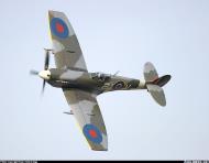 Asisbiz Airworthy Spitfire warbird MkIXe RCAF 443Sqn 2IV MK356 08