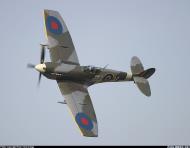 Asisbiz Airworthy Spitfire warbird MkIXe RCAF 443Sqn 2IV MK356 11