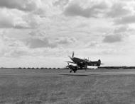 Asisbiz Spitfire MkIXb RCAF 442Sqn Y2Z take off from Ford Sussex IWM HU92137