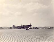 Asisbiz Spitfire MkIX SAAF 2Sqn DBH Italy 1943 03