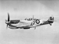 Asisbiz Spitfire Vc RAF FA ER934 over Egypt transfering to SAAF 73OTU IWM HU73185