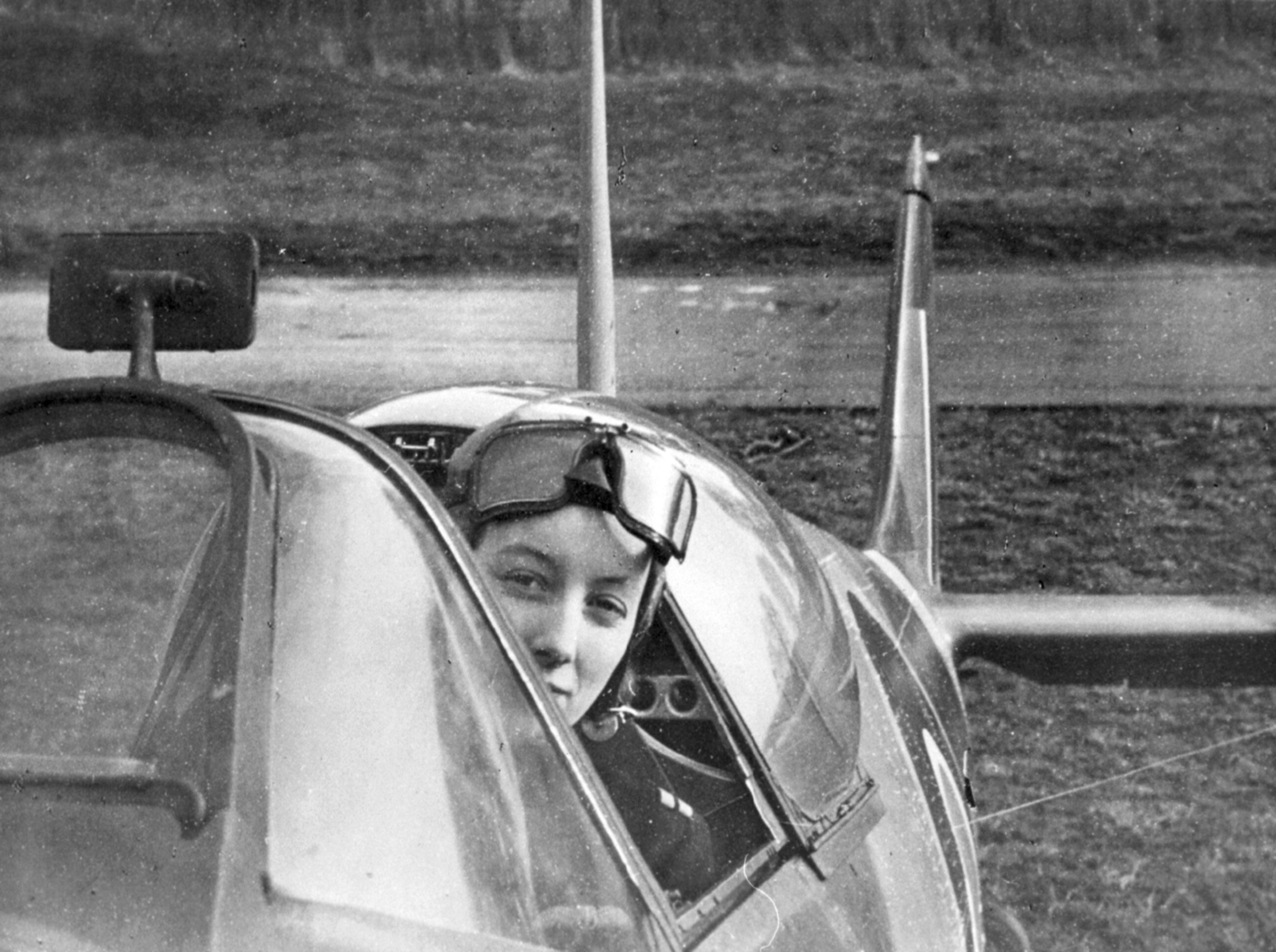 Aircrew RAF Veronica X a Dutch ferry pilot for the ATA 22nd Feb 1943 NIOD2