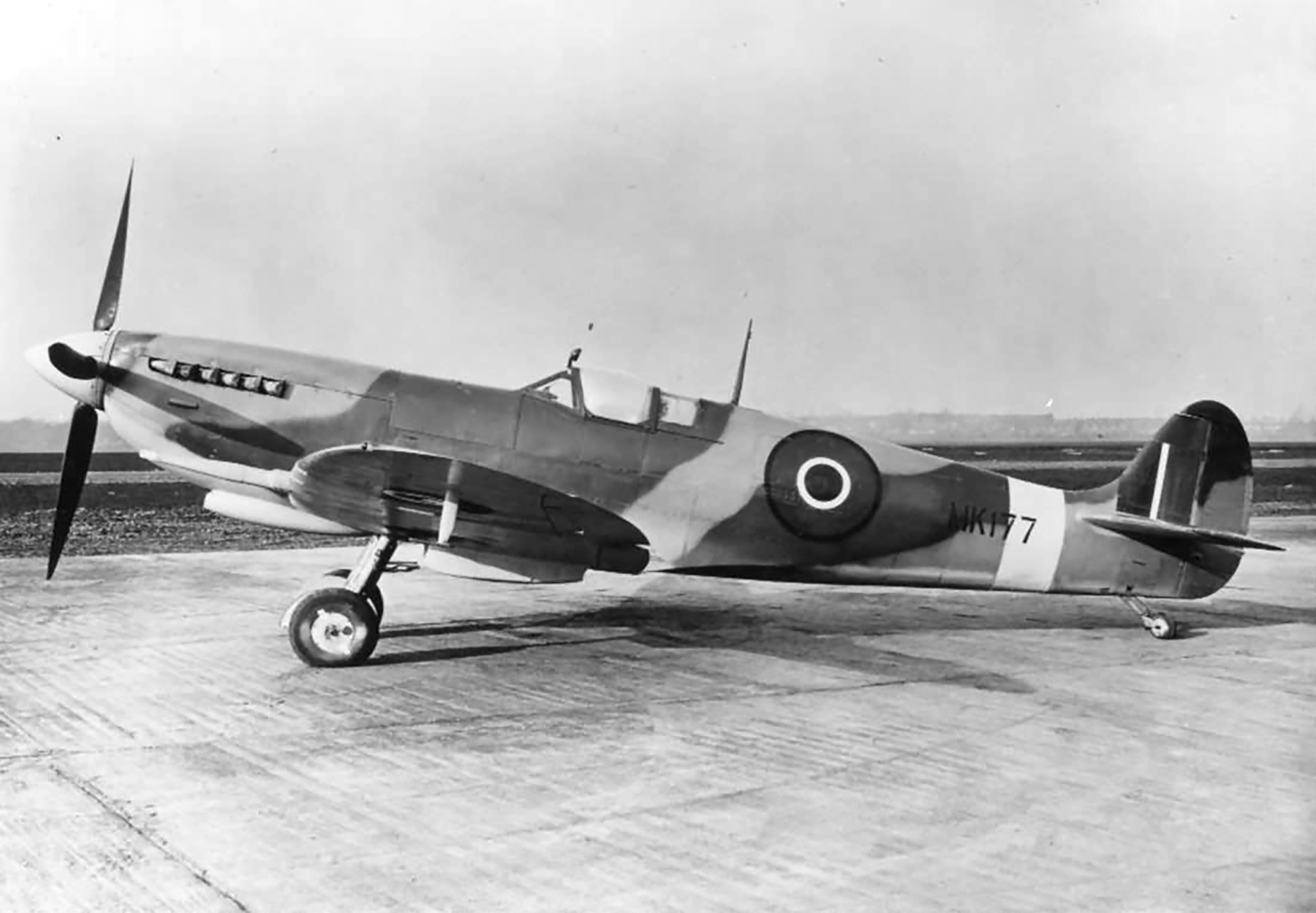 Factory fresh Spitfire LFIX RAF MK177 Castle Bromwich England web 01