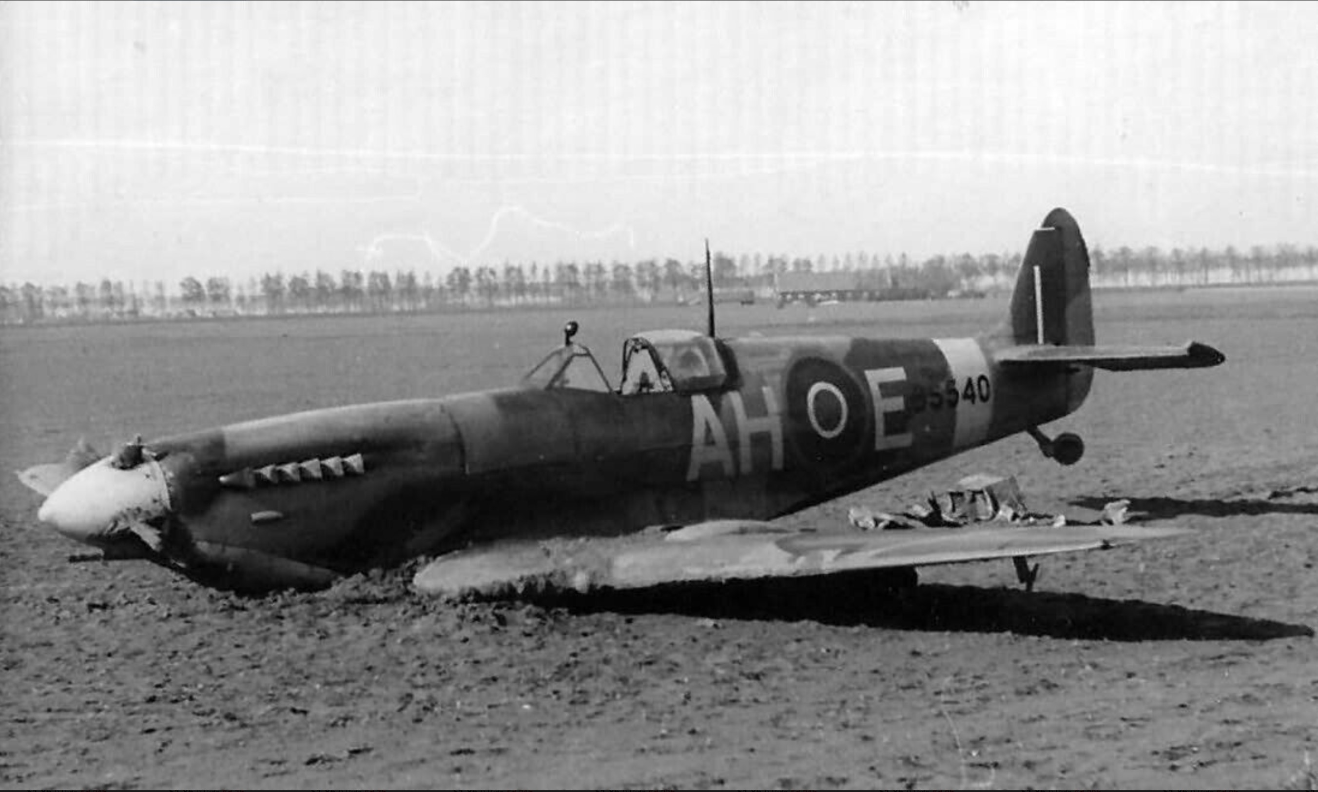 Spitfire MkIX RAF 332Sqn AHE BS540 FL Frederikspolder near Kortgene NL 2nd May 1943 ebay 02