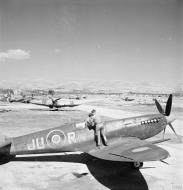 Asisbiz Spitfire MkIXe RAF 111Sqn JUR and JUU at Comiso Sicily IWM CNA4029