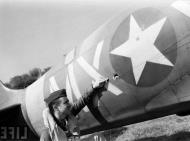 Asisbiz Spitfire MkVb USAAF 12AF 31FG309FS MXZ shrapnel damage Oct 1942 01