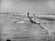 Asisbiz Spitfire MkVcTrop USAAF 12AF 31FG307FS MXP ER180 shot down Salerno beach 1943 01