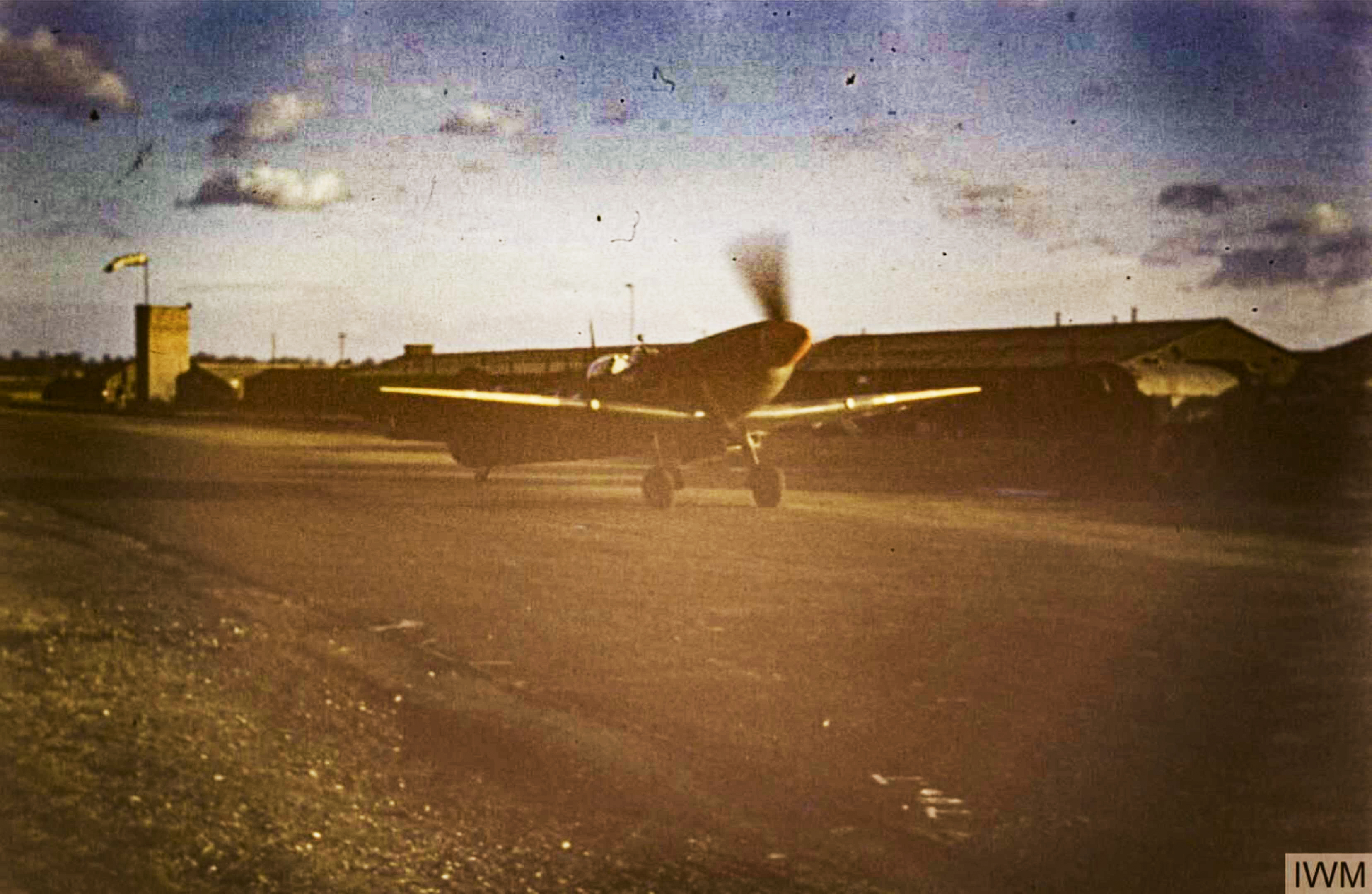 Spitfire PRVb USAAF 7PRG14PS BL680 Mount Farm 1944 FRE5409