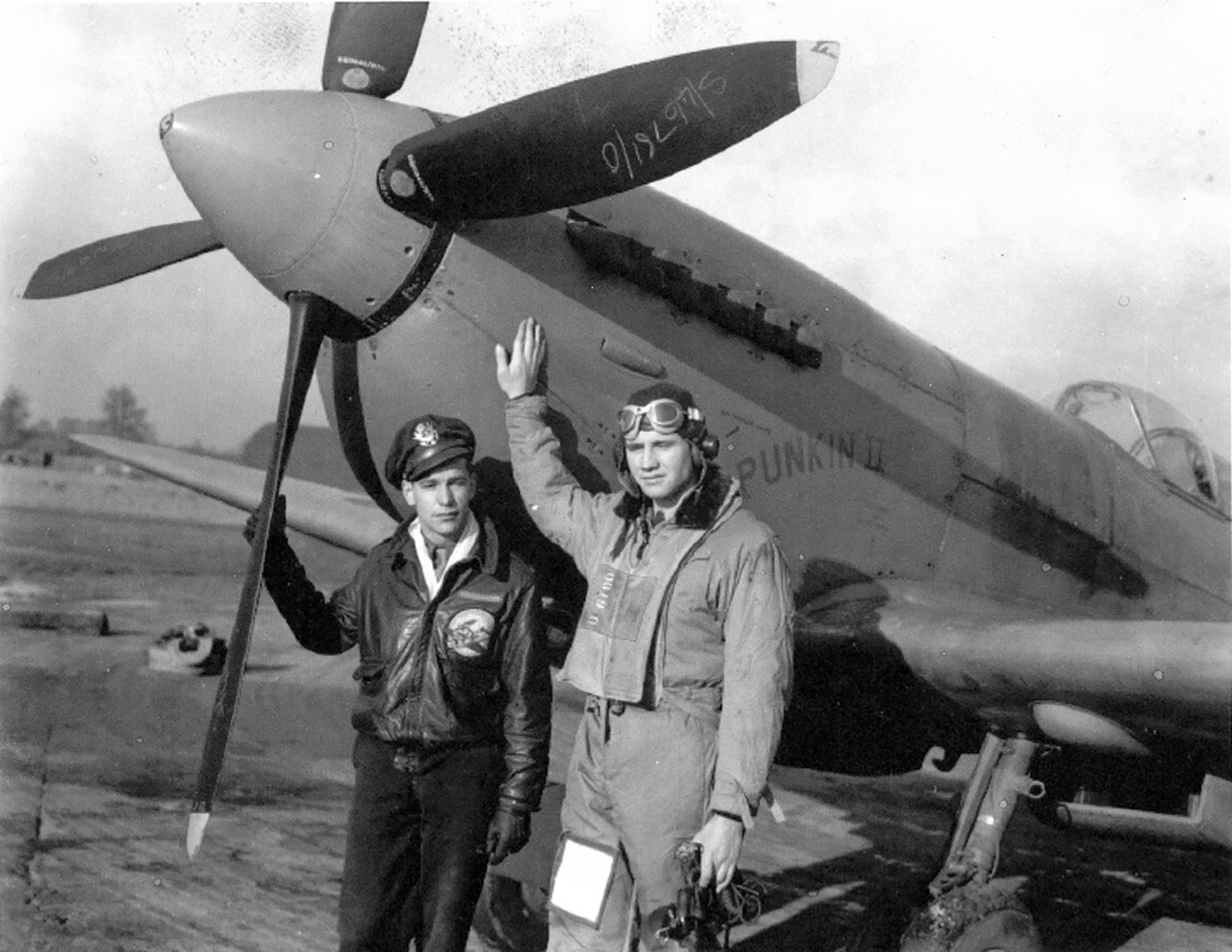 Spitfire PRXIT USAAF 7PRG Punkin II John S Blyth England 1944 01