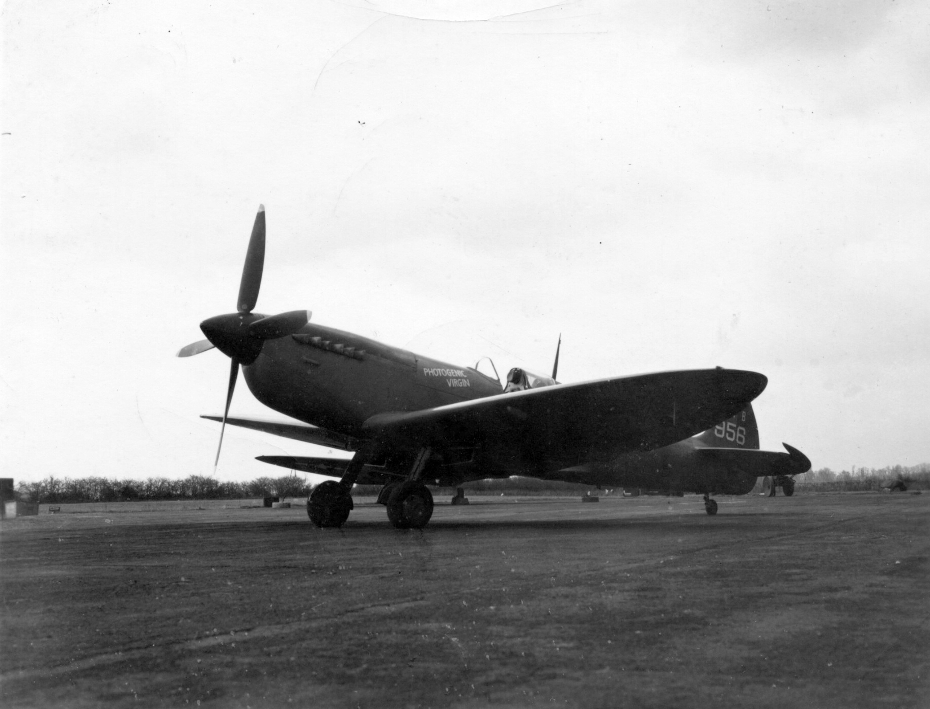 Spitfire PRXIT USAAF 7PRG22FS Photogenic Virgin MB956 England 1944 01