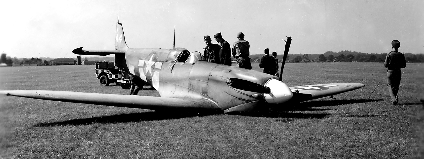 Spitfire PRXIT USAAF Belly Landing PA944 Oxfordshire 12th Sep 1944 01