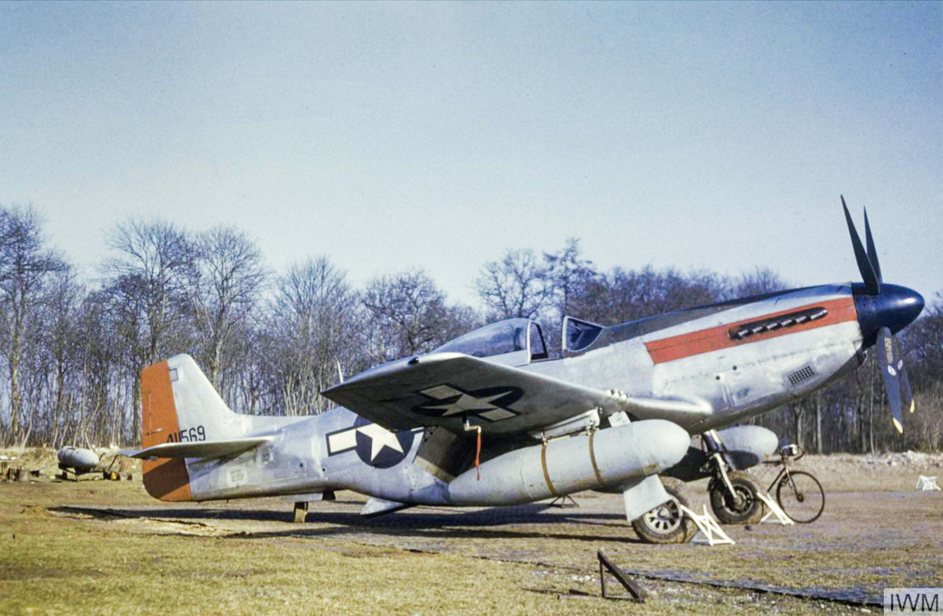 USAAF 44 11569 P 51K Mustang 7PG13PS with gunss removed based at Mount Farm FRE5373