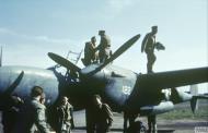 Asisbiz USAAF F5 Lightning 7PG22PS White 122 Jim Wicker and Lawson at Mount Farm 22nd Apr 1944 FRE5411