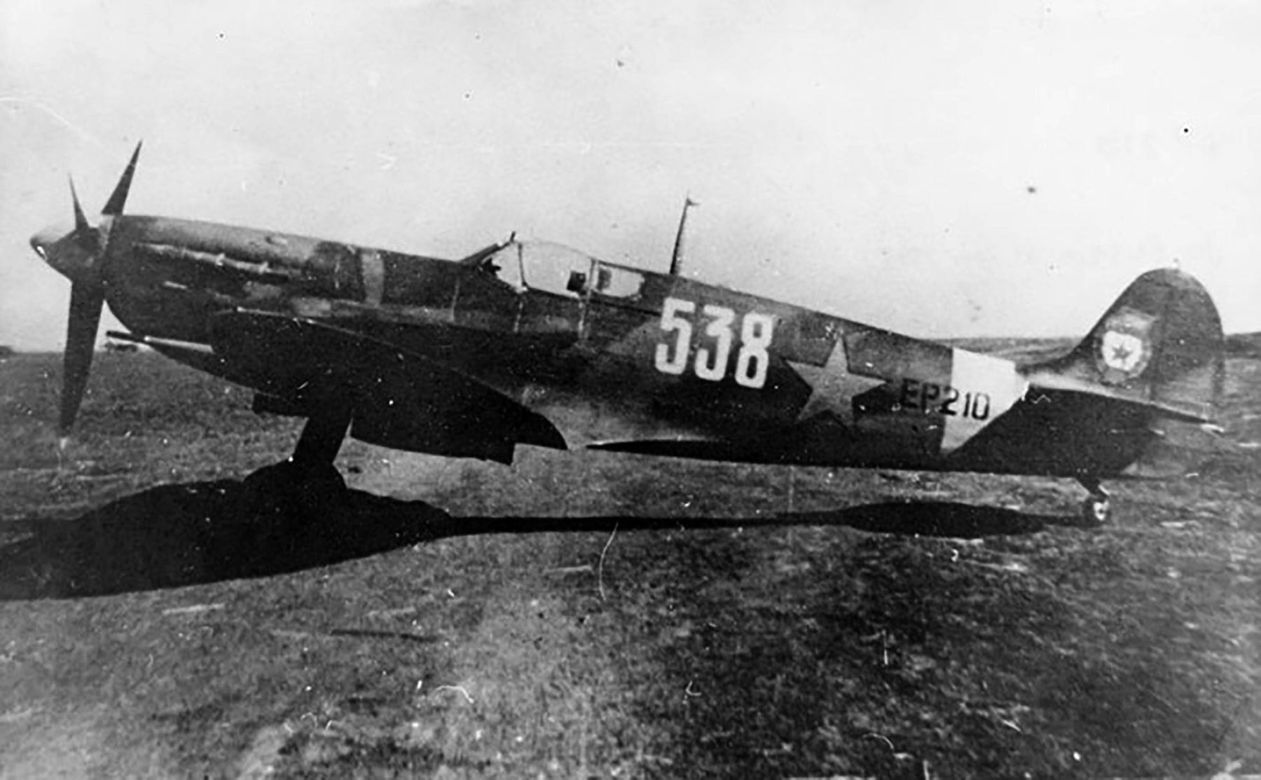 Spitfire MkVb USSR 57GvIAP White 538 EP210 Kuban 1943 01
