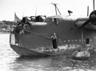 Asisbiz Short S 25 Sunderland RAAF closeup Sydney Australia 01