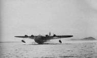 Asisbiz Sunderland III RAAF 40Sqn taking off from Redland Bay Brisbane 1944 AWM