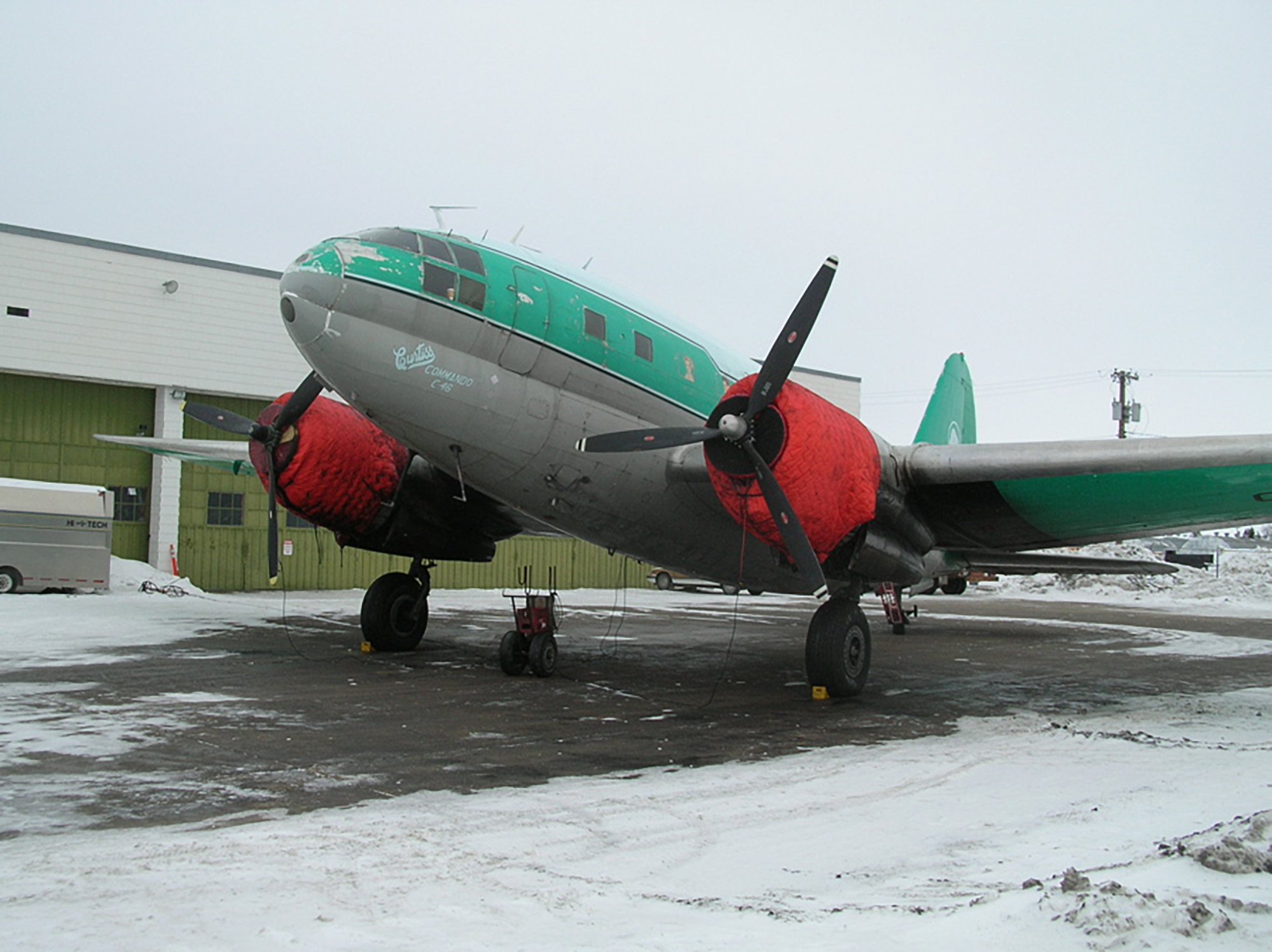 Civil Curtiss C 46 Commando Buffalo Airways in northern Canada 2005 01