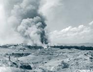 Asisbiz British and American Airbourne troops cross the Irrawaddy river during the battle for Meiktila Feb 1945 NA169