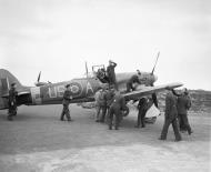 Asisbiz Hawker Typhoon Ib RAF 56Sqn USA DN374 FO R Poulter at Matlaske Cornwall 1944 IWM(CH18274