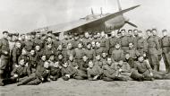 Asisbiz Tuploev Tu 2 12DBAP group photo with Mordashov B Tikhonovich 1945 01