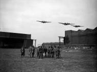 Asisbiz Vickers Wellington III RAF 149Sqn Mildenhall Suffolk 01