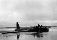 Asisbiz Wellington Mk.IV RAF 301Sqn GRA Z1479 crash landed Dornumergrode Germany 26th June 1942 01