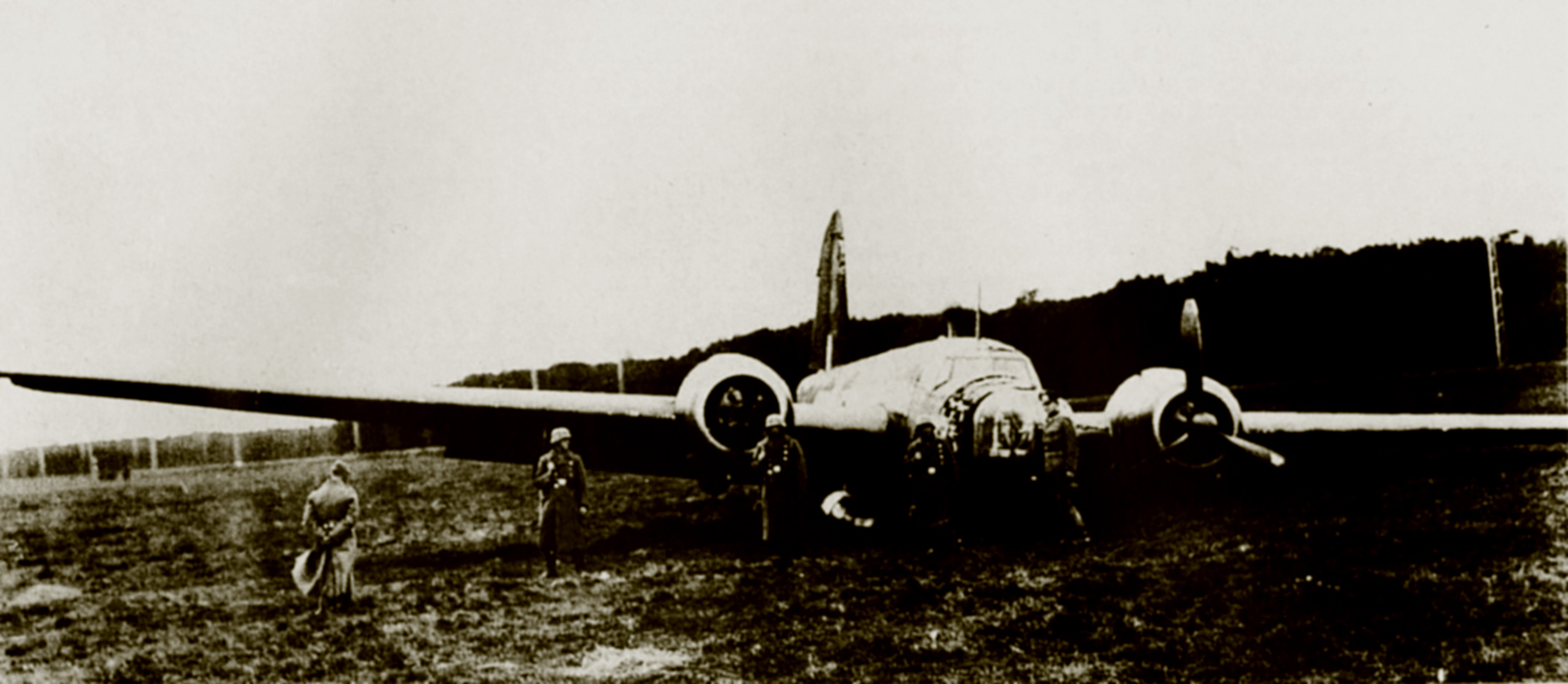 Wellington MkIc RAF 311Sqn KXE L7788 K Trojacek crew belly landed Germany Sep 24th 1940 04