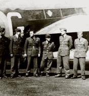 Asisbiz Vickers Wellington MkIc RAF 311Sqn KXG R2972 Honington 01