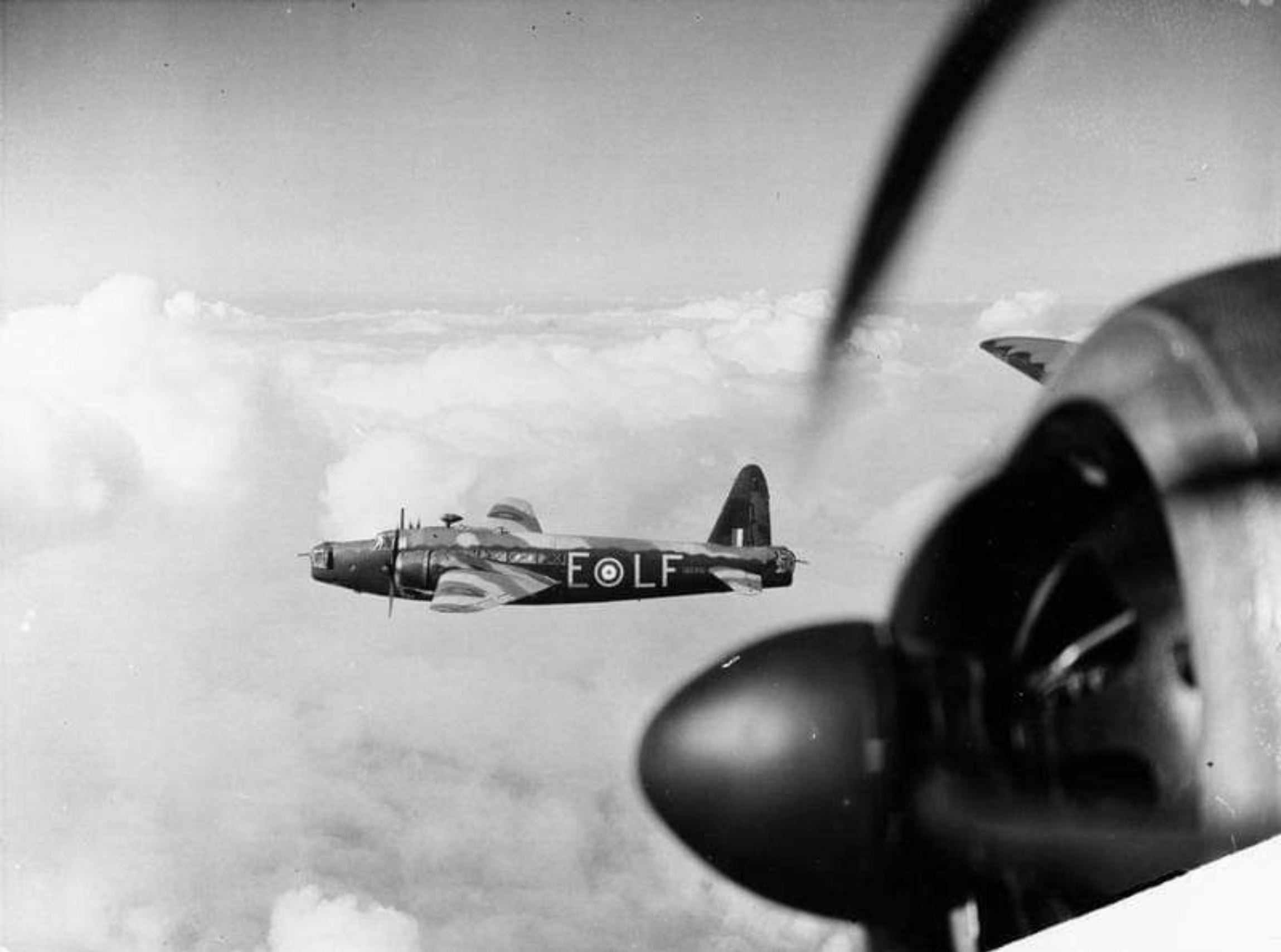 Vickers Wellington Ic RAF 37Sqn LFE over clouds ebay 01