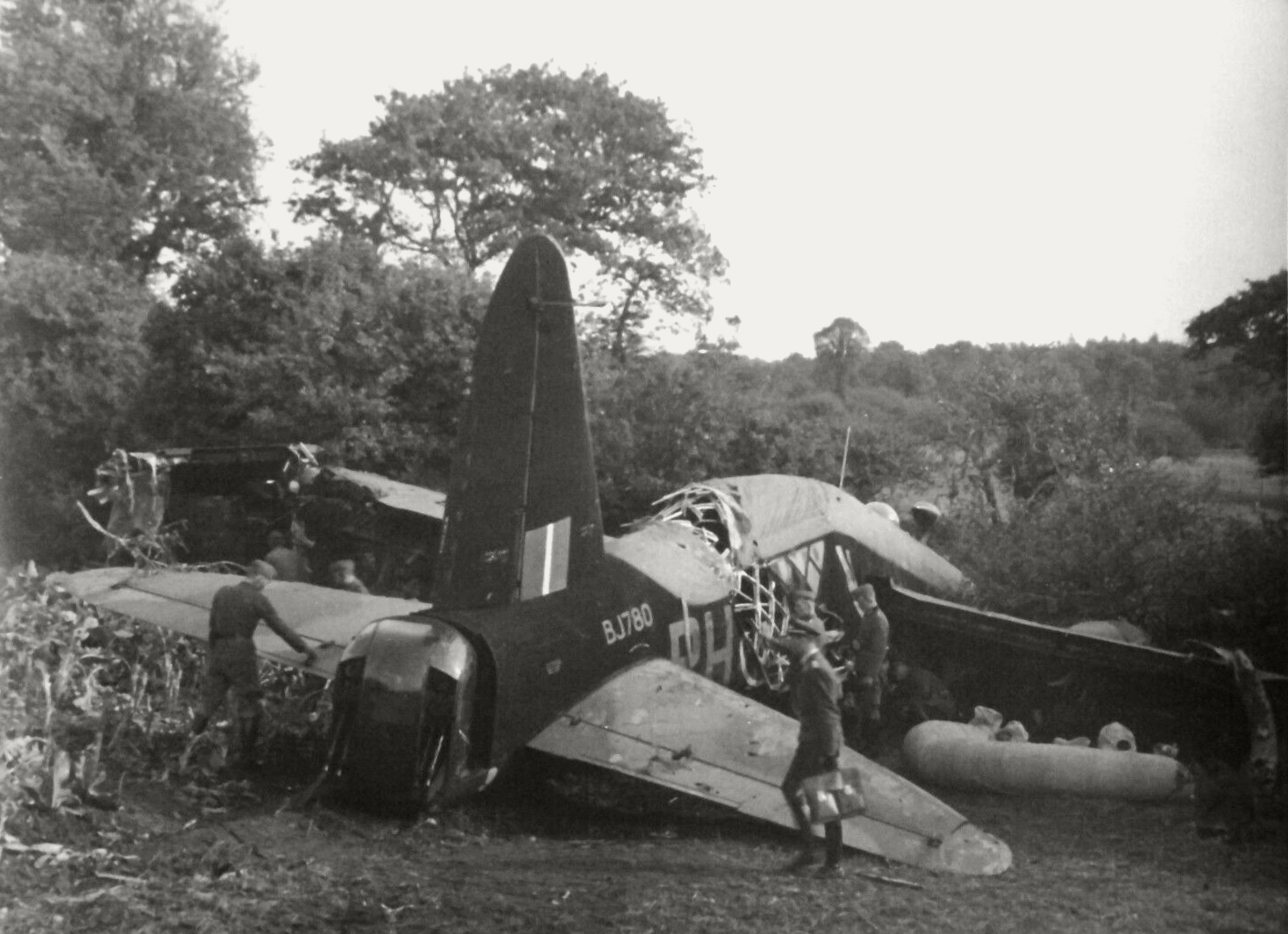 Vickers Wellington MkIII RAF 12Sqn PHW BJ780 sd by flak crash landed near Lorient 8th Oct 1942 ebay 01