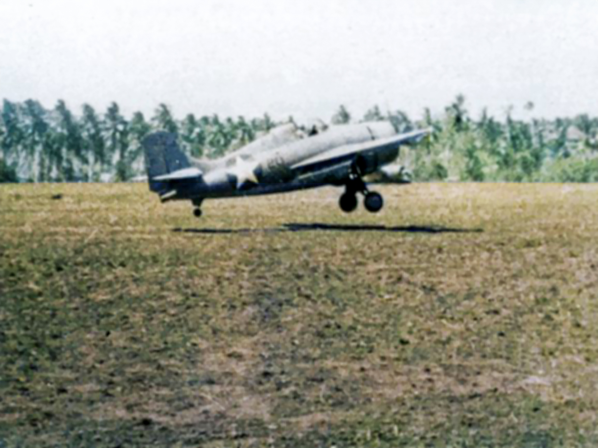 Grumman F4F-3 Wildcat VMF-121 Black 20 landing Henderson Field Guadalcanal 1942 01