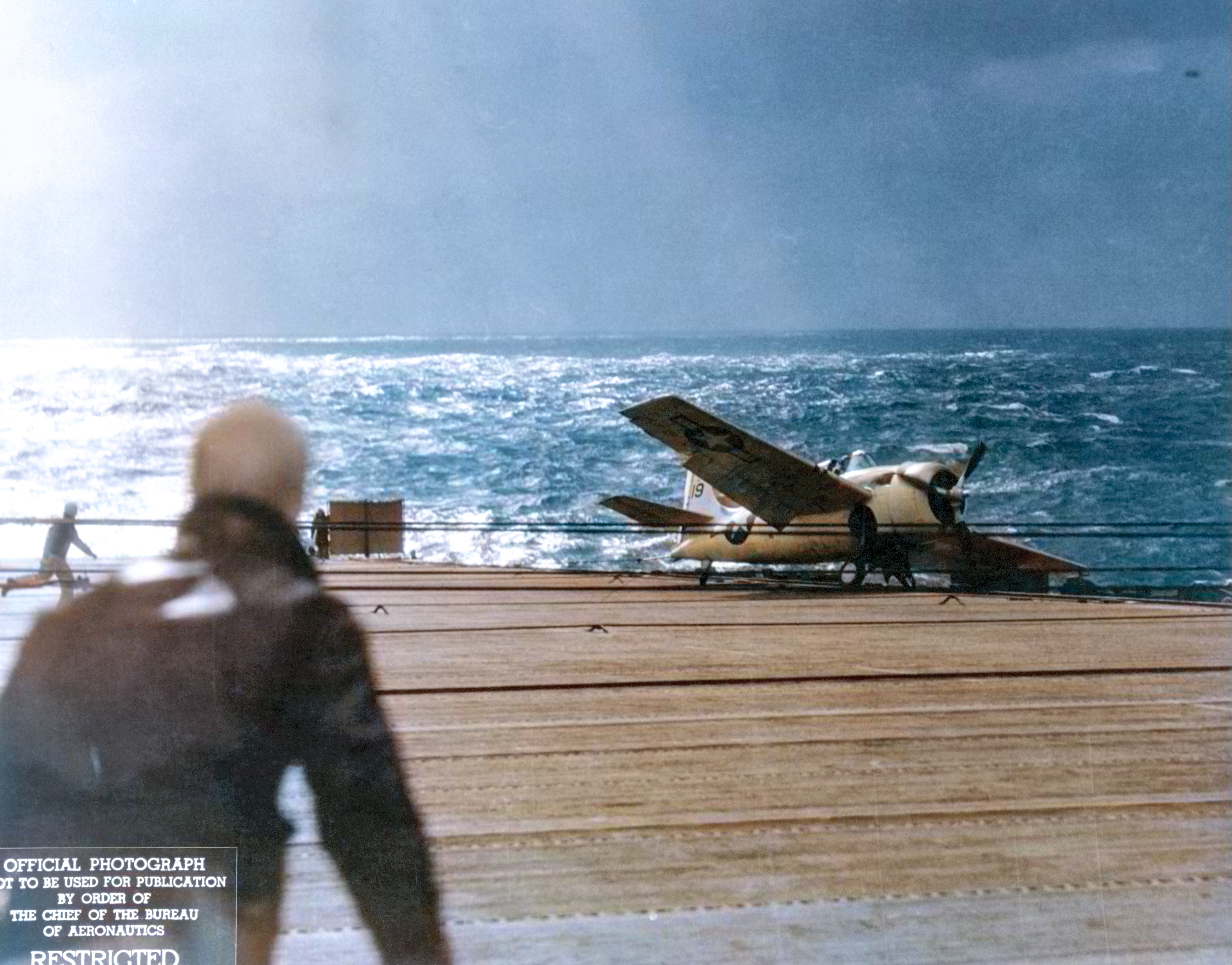 USS Core (CVE-13) FM-2 Wildcat VC-36 Black 19 landing misshap in the North Atlantic 12th April 1944 80-G-269033