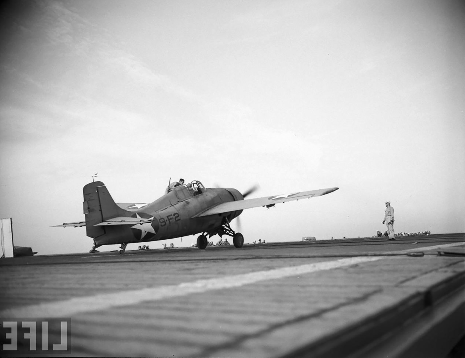 Grumman F4F-3 Wildcat VF-2 Black 9F2 USN Life photo series 1942 02