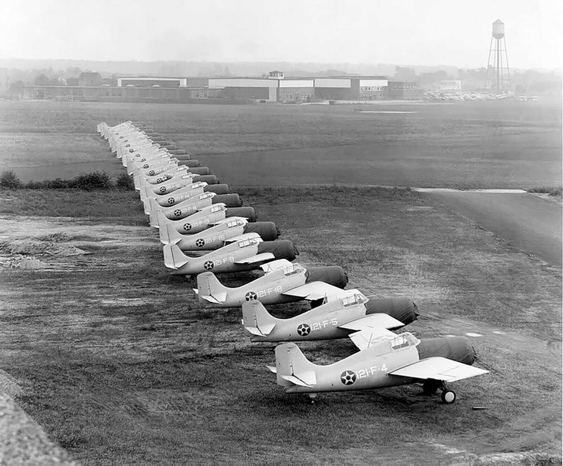 Grumman F4F-4 Wildcats VMF-121 White 212F4 121F5 etc in early pre war color scheme 01