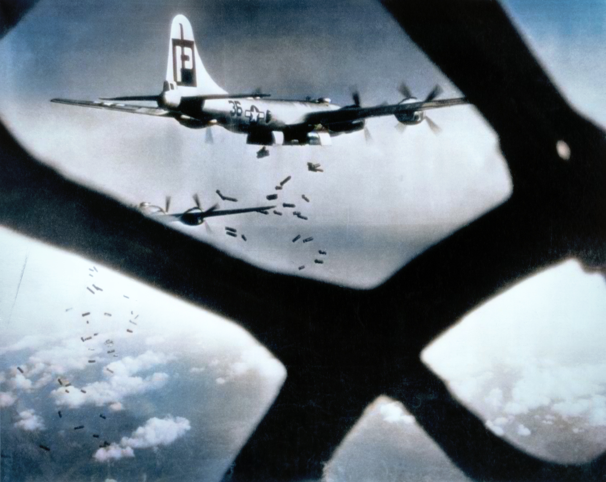 USAAF Boeing B 29 Superfortress 314BW 36BG61BS drops incendiary bombs over Japan 16th July 1945 ASC1
