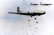 Asisbiz USAAF Boeing B 29 Superfortresses 20AF 73BW 500BG dropping incendiary bombs over Yokohama Japan 29th May 1945 01
