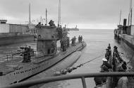 Asisbiz German U boat submarine U 569 commanded by Kapitanleutnant Hans Peter Hinsch returns to Saint Nazaire 1941 01