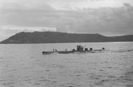 Asisbiz German U boat submarine U 83 returning to Brest submarine pens seen from minesweeper Sperrbrecher 1941 02