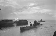 Asisbiz German U boat submarine U 93 Commander Horst Elfe and crew returns to Saint Nazaire 1941 01