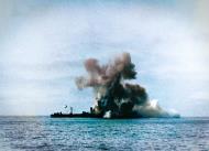 Asisbiz German U boat submarine sinks a the SS Christopher Newport a barrage balloon carrying steamship 5th July 1942 NH 71302