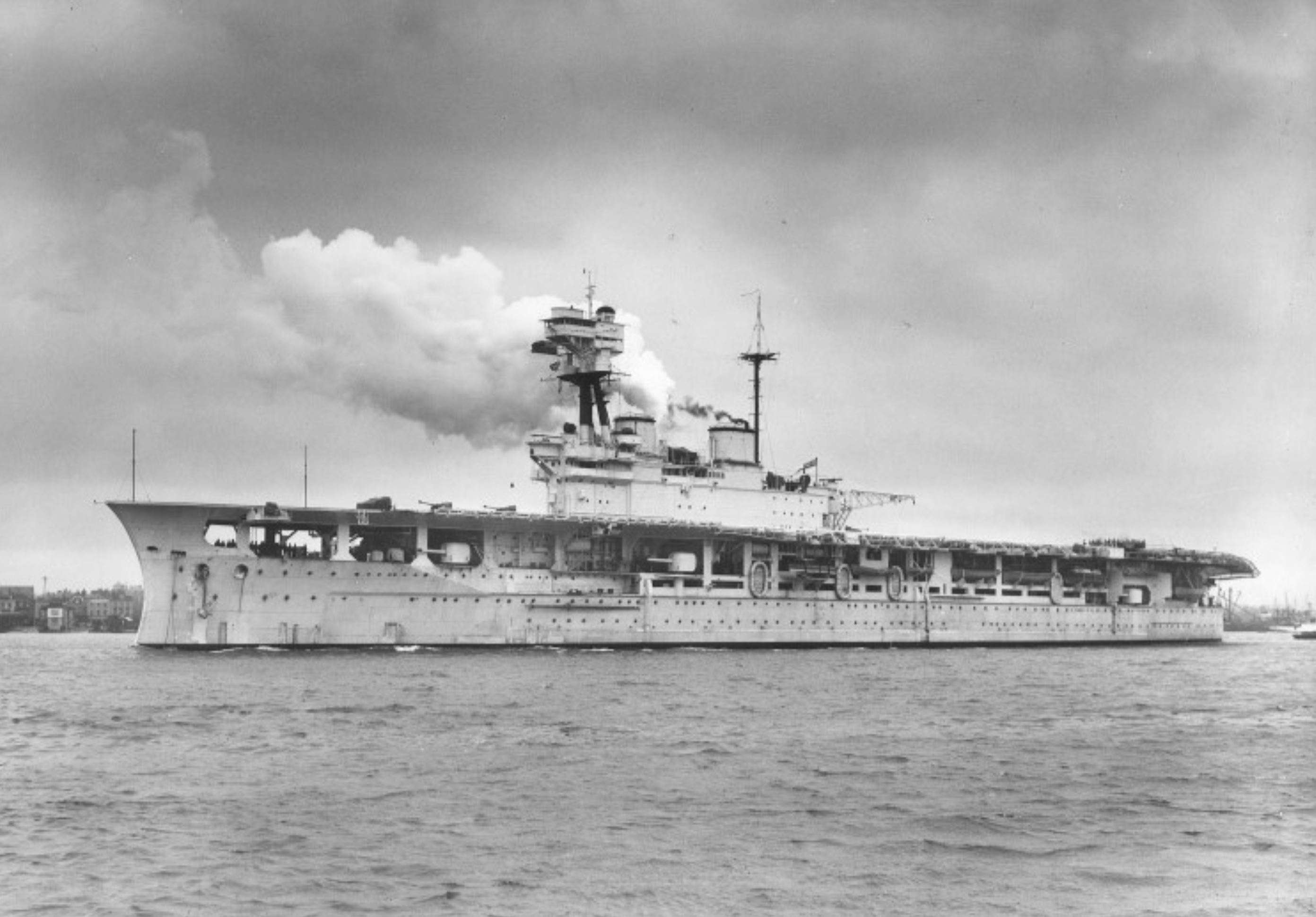 Me rn. Авианосец HMS Eagle. HMS Eagle 1940. Formidable авианосец.