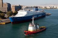 Asisbiz MS European Express IMO 7355272 Limassol Nel Lines and Tug Boat Pantanassa Piraeus Athens Greece 02