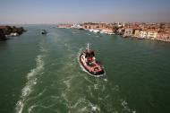 Asisbiz Tugboat Angelina C IMO 9240081 escorting MS Sea Princess Venezia Veneto Italy Aug 2011 06