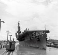 Asisbiz USS Bataan (CVL 29) in the Miraflores Locks while transiting the Panama Canal 9–11 Oct 1945 03